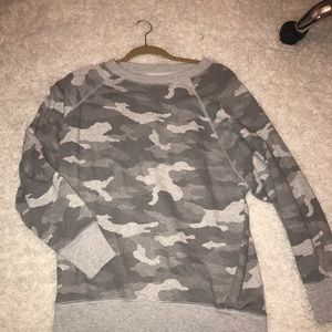 AERIE. gray camo sweater very soft NO STAINS